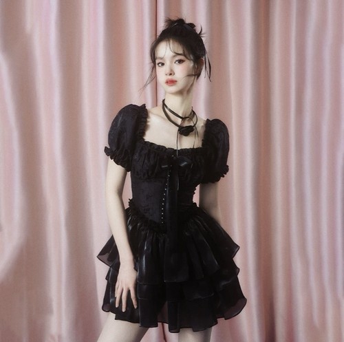 Black mesh puffy skirt