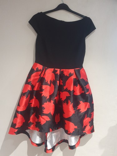 Head turning red black floral - turning,